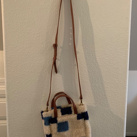 NWT Madewell Small Transport Crossbody in Checkered Shearling - Picture 2 of 6